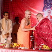 Felicitation_to_Paryaya_Swamiji_H_H_Sri_Vishwavallbha_Th_003