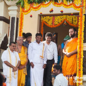 Shri Swamiji being welcomed at Jodukatte